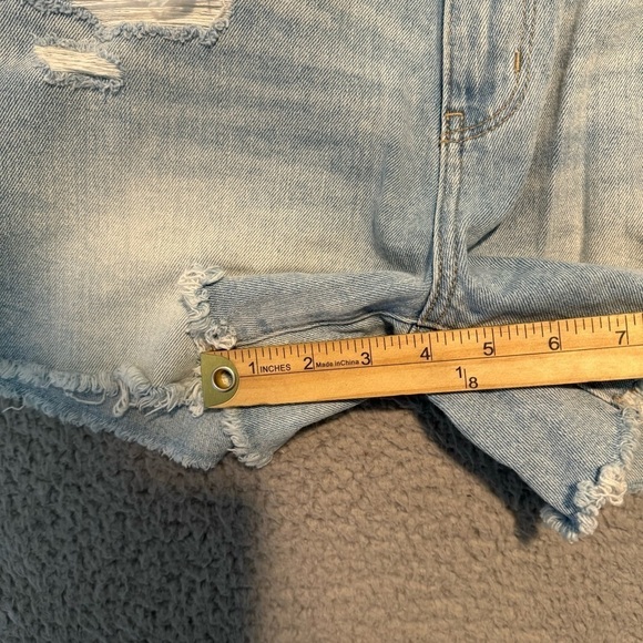 American Eagle Light Wash Distressed Mom Shorts Women's Size 0 - Picture 5 of 5